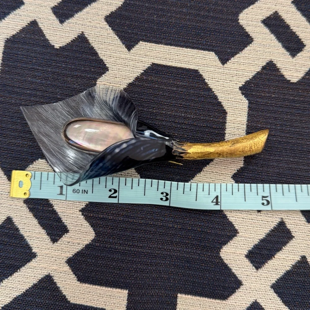 Fabrice Paris Mother Of Pearl Calla Lily Sculptural Brooch Pin Resin Vintage - Picture 9 of 10